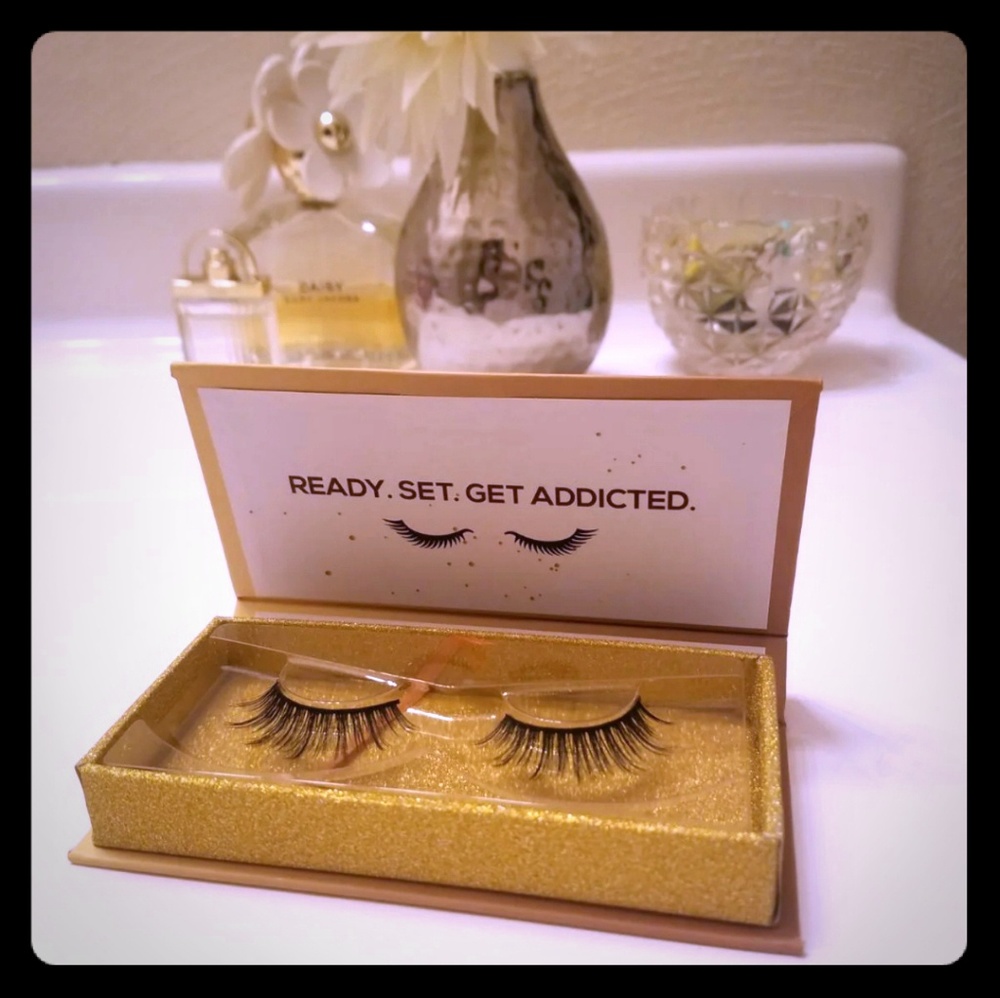 Lashaholics false lashes